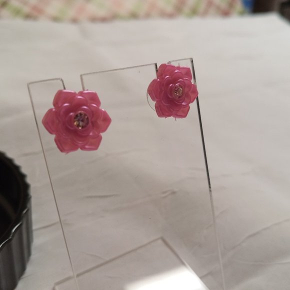 Two Pair Handmade Hand Crafted Glued Resin Flower Stud Earrings Jewelry #50 - Picture 5 of 13